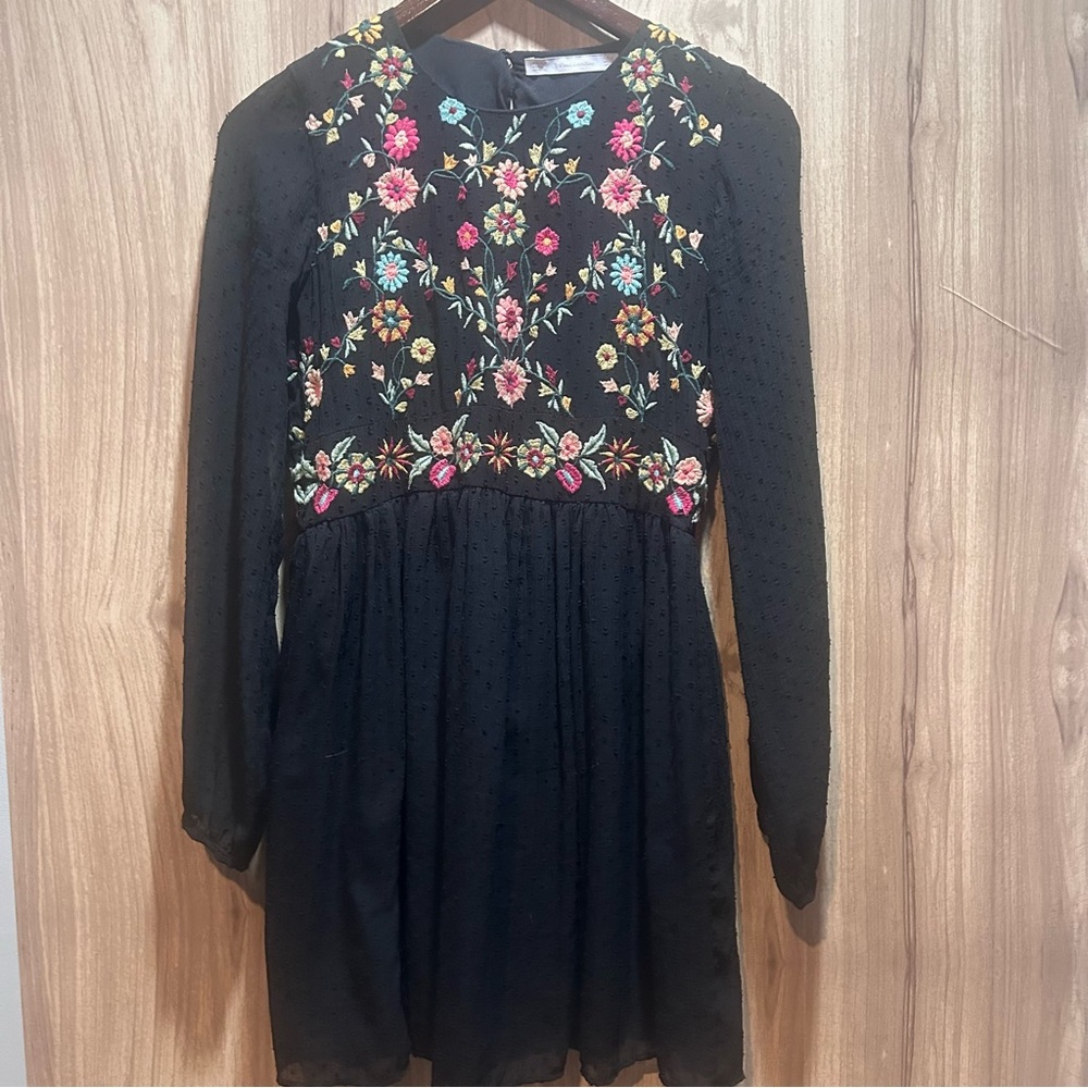 Zara Boho Floral Embroidered Mini Dress - Babydoll Fit, Semi Sheer Sleeves, S